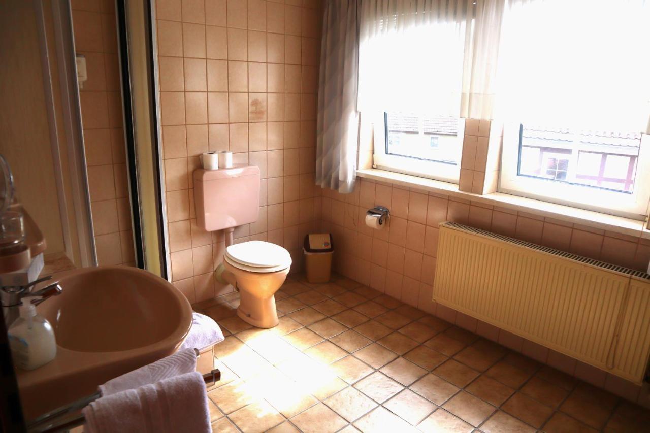 Pension Zur Harburg Uslar Exterior foto