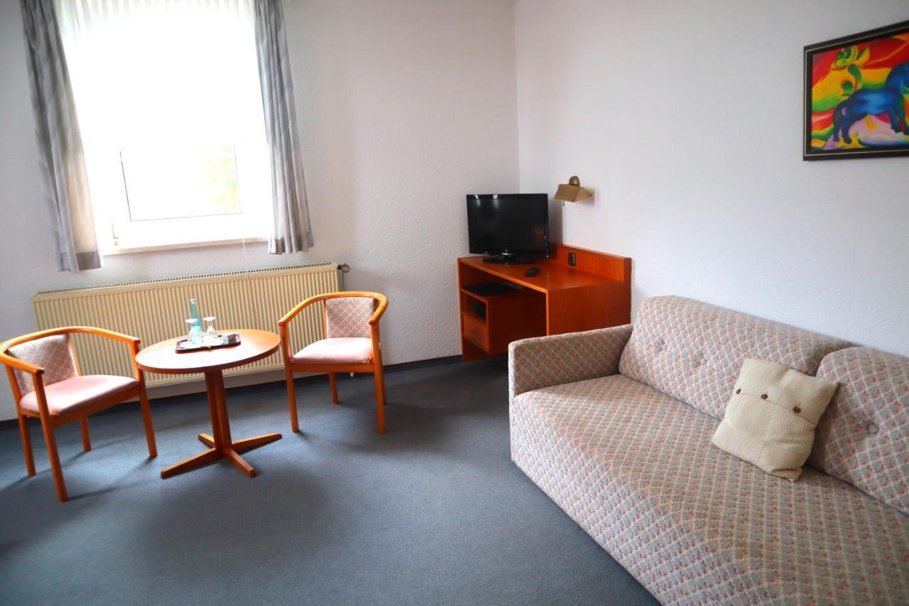 Pension Zur Harburg Uslar Exterior foto