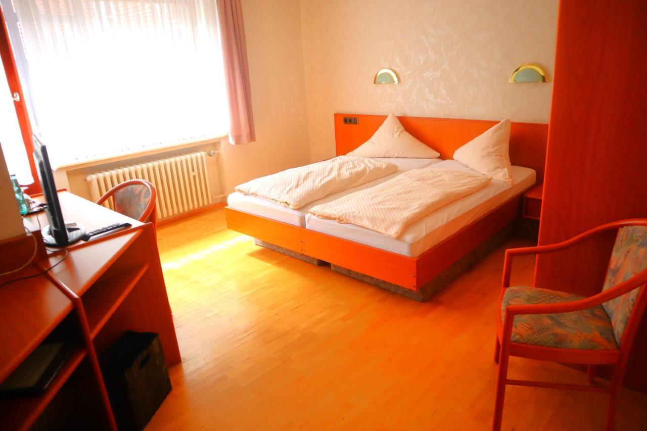 Pension Zur Harburg Uslar Exterior foto