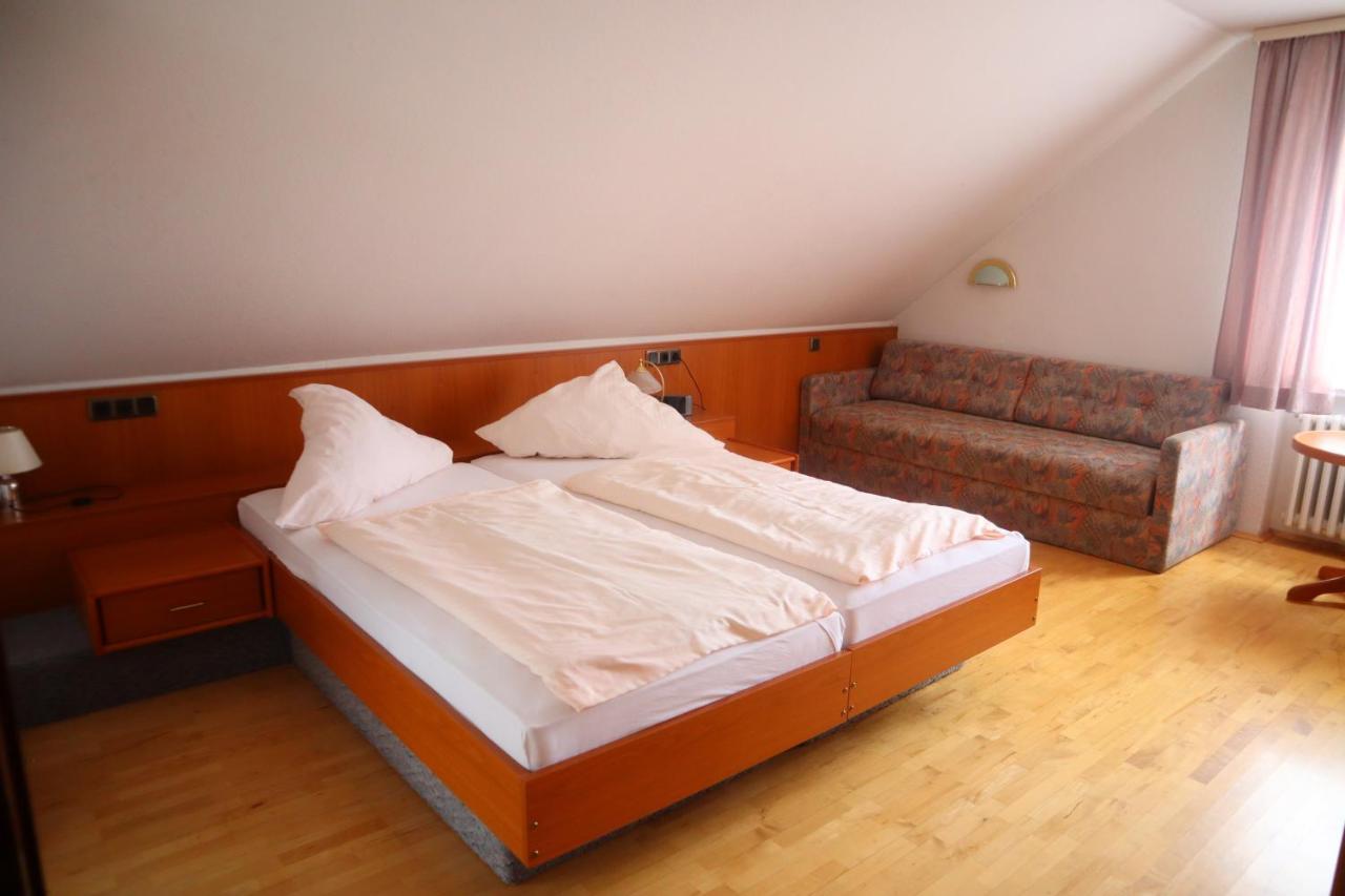 Pension Zur Harburg Uslar Exterior foto