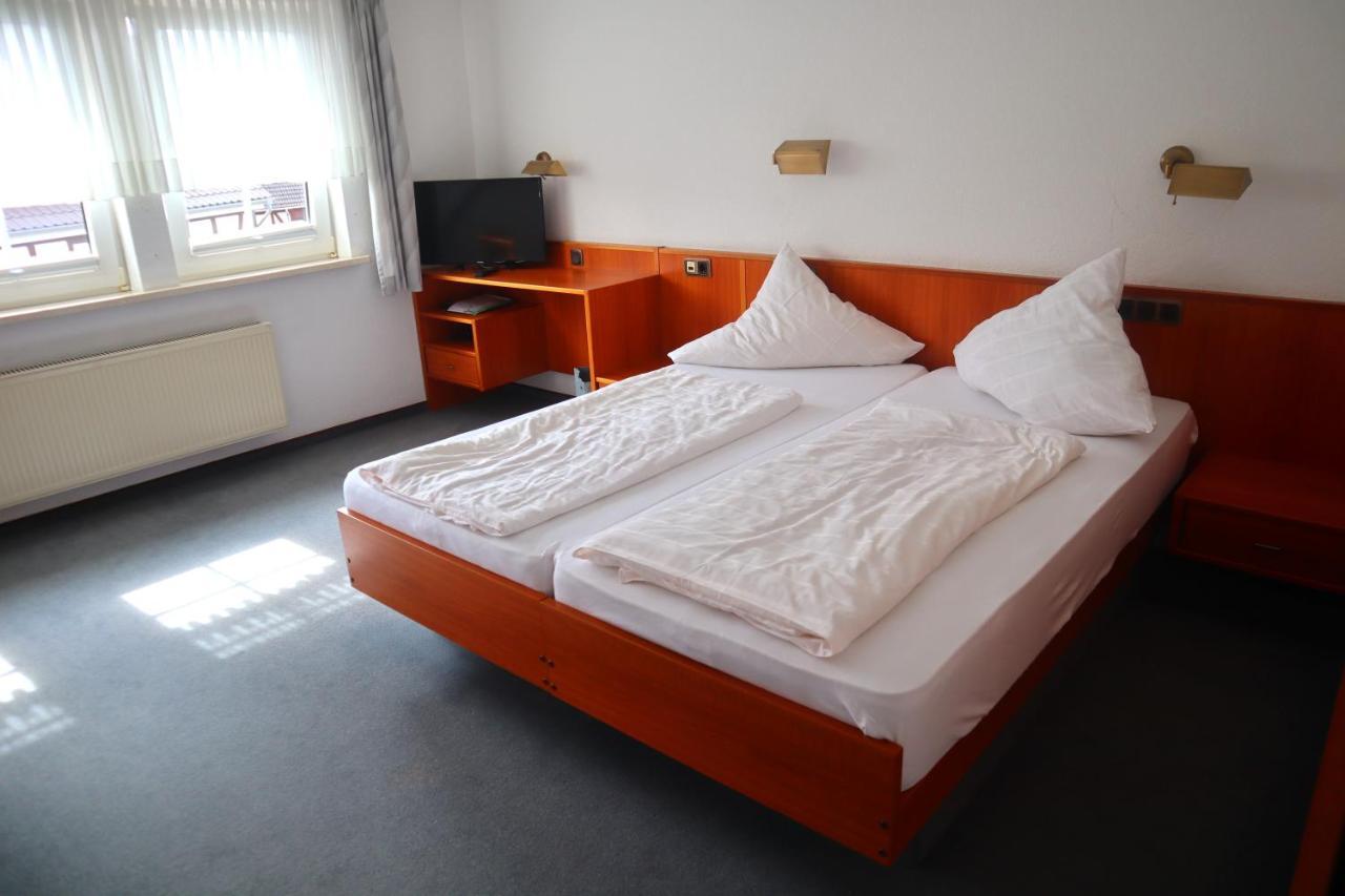 Pension Zur Harburg Uslar Exterior foto