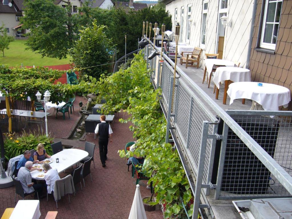 Pension Zur Harburg Uslar Exterior foto
